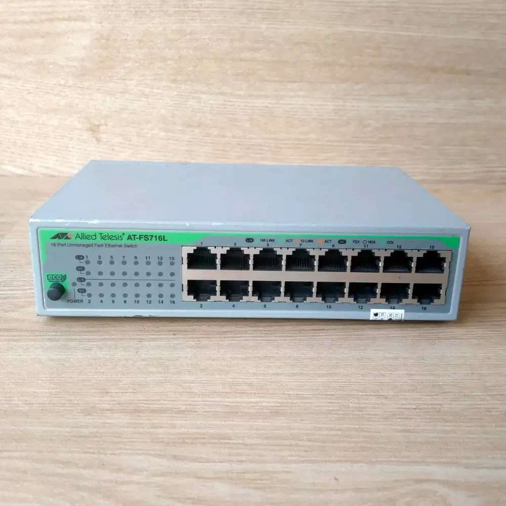 Switch Hub 16 Port Allied Telesis AT-FS716L Unmanaged Fast Ethernet Sw