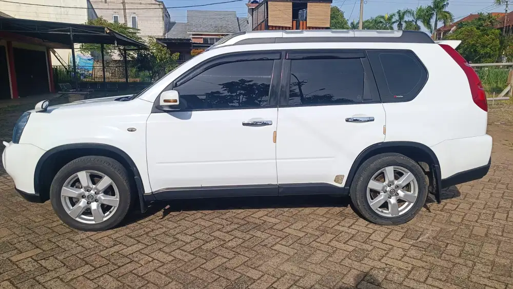 Nissan X-Trail 2011 Bensin