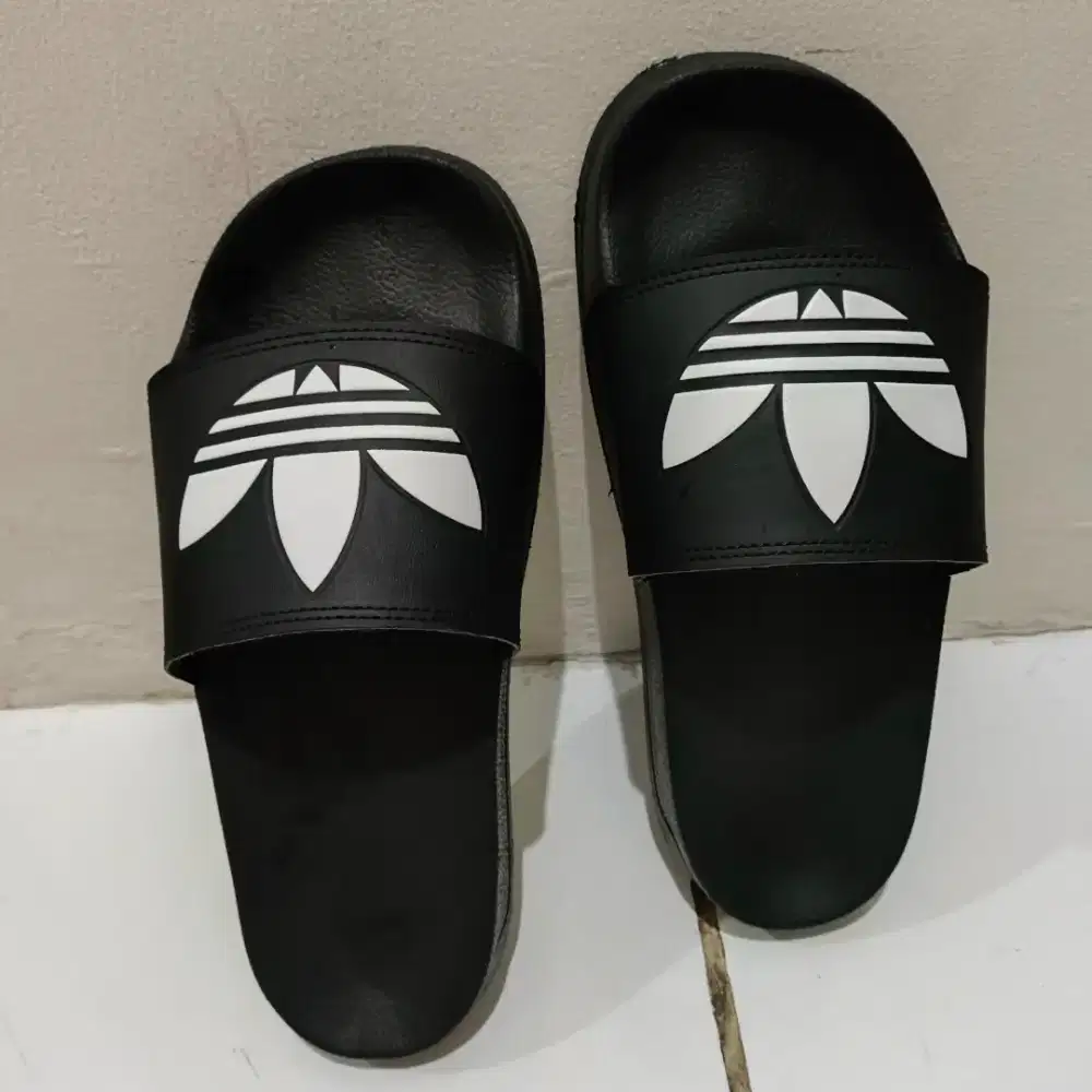 Sandal sendal slop slide pria wanita adidas original like new uk 401/2