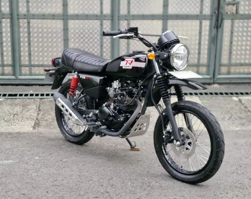 Superb Like New! Kawasaki W175 TR Th. 2025 bln 8 Gresss Istimewa W 175