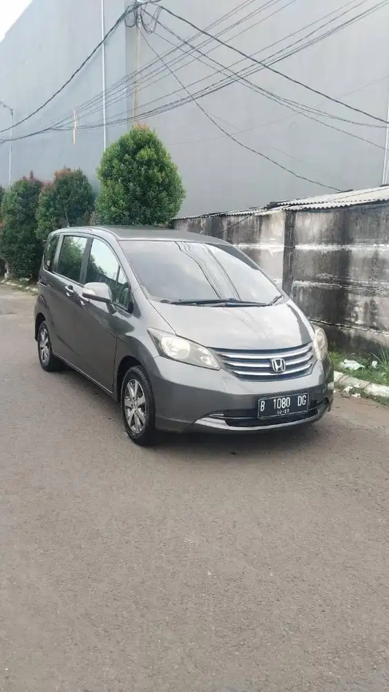 Honda Freed psd At 2012 abu2 cantik