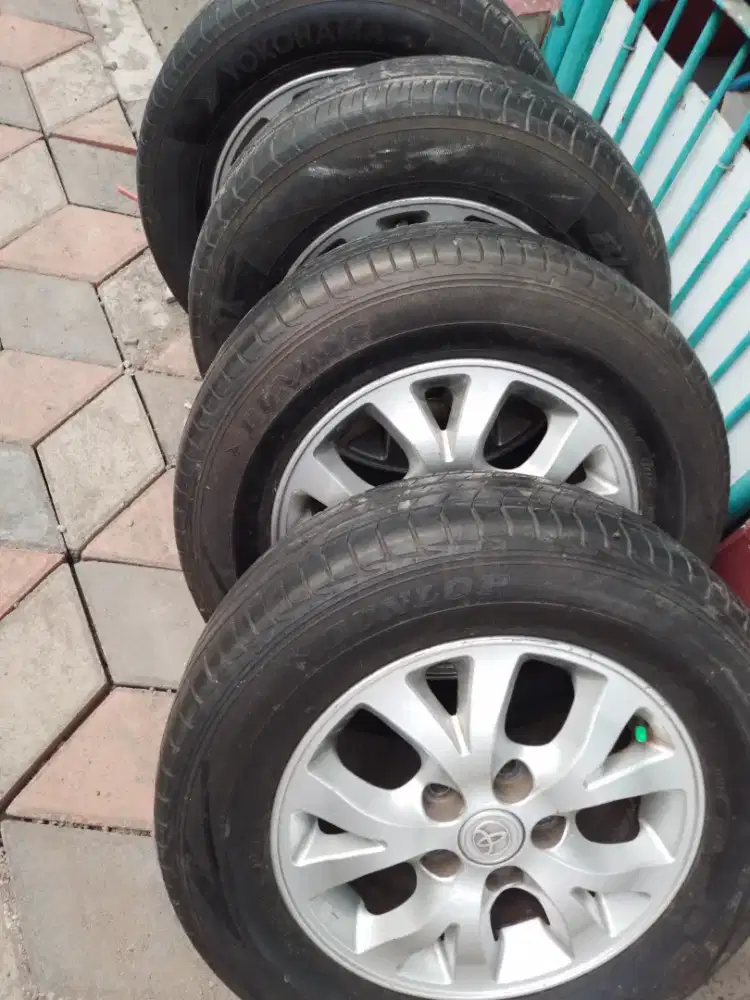 Velg orisinil velg innova V beserta bannya
