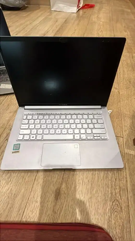 Laptop ASUS tipe Vivobook dan A405