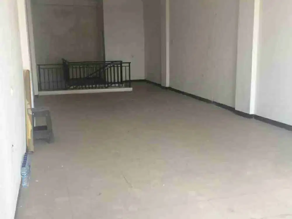 SEWA RUKO HDP JALAN BESAR ADA 2 RUKO JEJER JL RAYA MASTRIP DEKAT TOL GUNUNGSARI WIYUNG