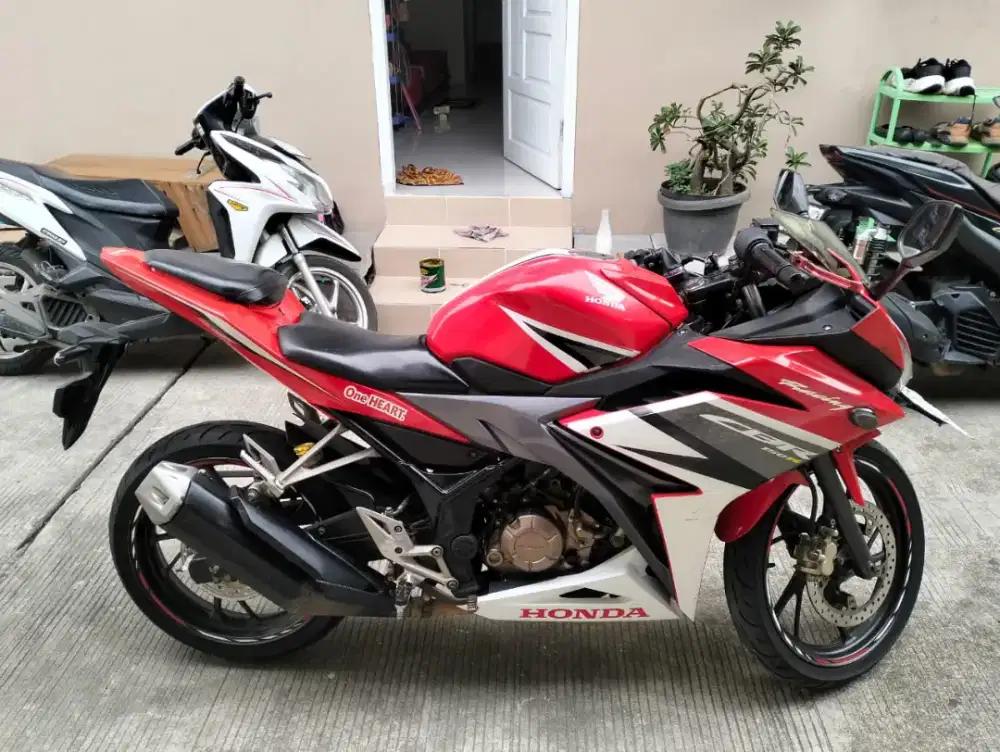 HONDA CBR 150CC FACELIFT TH 2018 PAJAK HIDUP