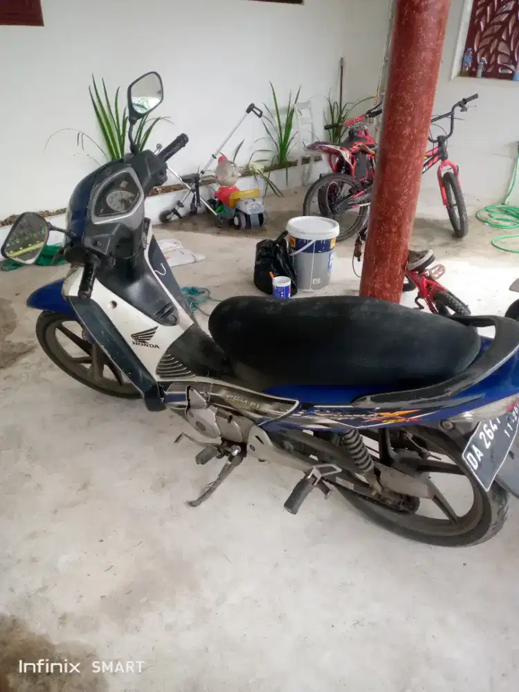 Dijual honda SUPRA X NF125 SF(FGM-Fi) tahun 2006