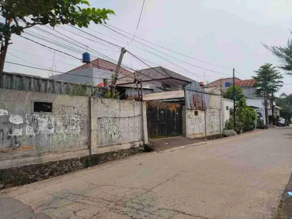 Bangunan Gudang Pondok Bambu Jakarta Timur