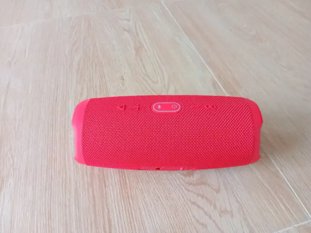 JBL Charge 5 Merah