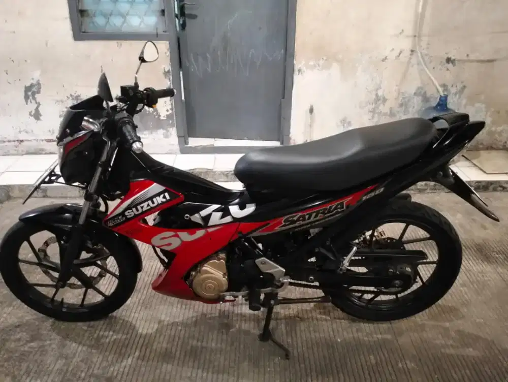 SUZUKI SATRIA FU FACELIFT TH 2015 MULUS