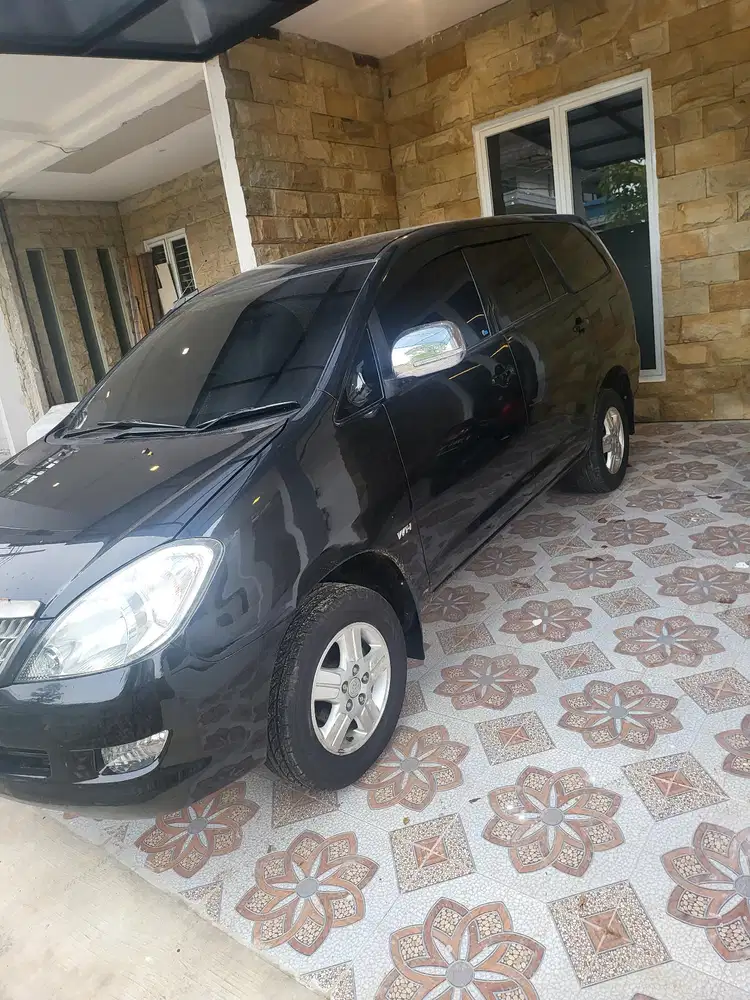 Toyota Kijang Innova 2005 Bensin