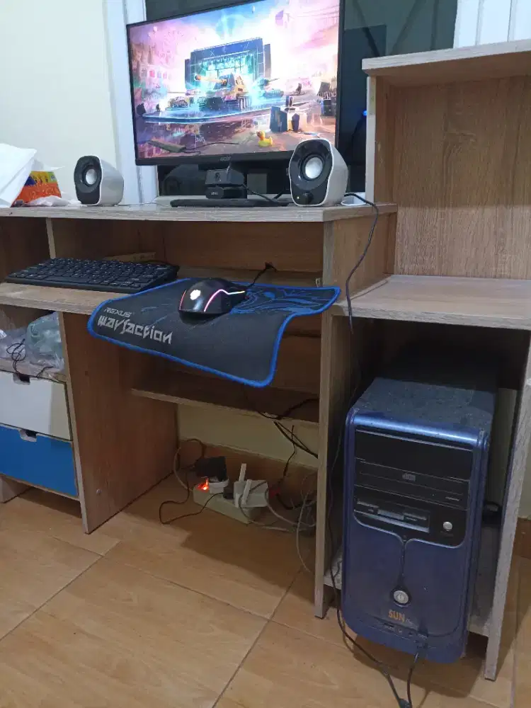 Jual PC bekas untuk game + monitor