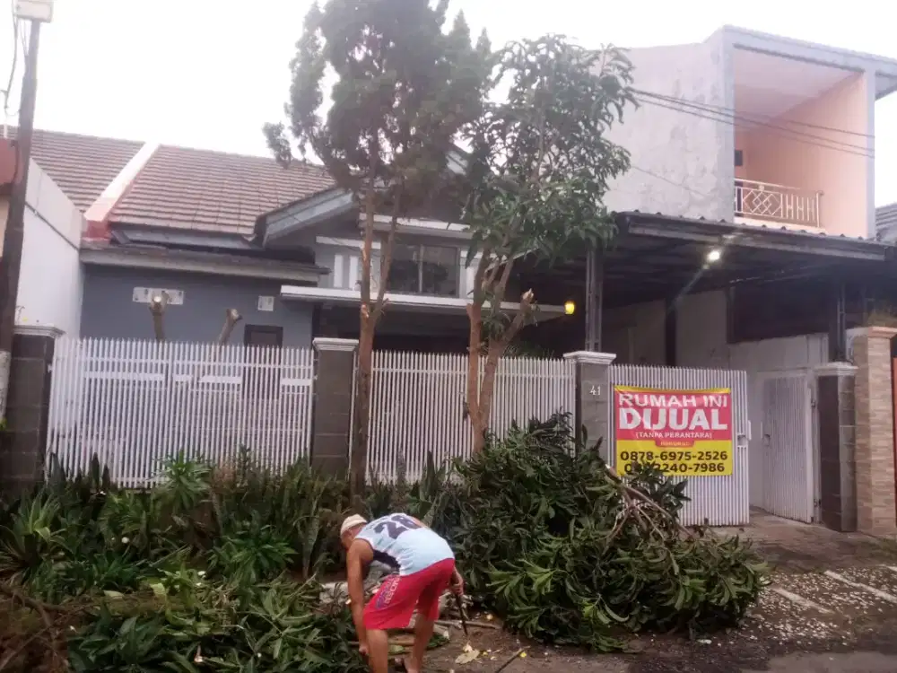 RUMAH di jual Perumahan pinggir jln raya sebelah pabrik montoya