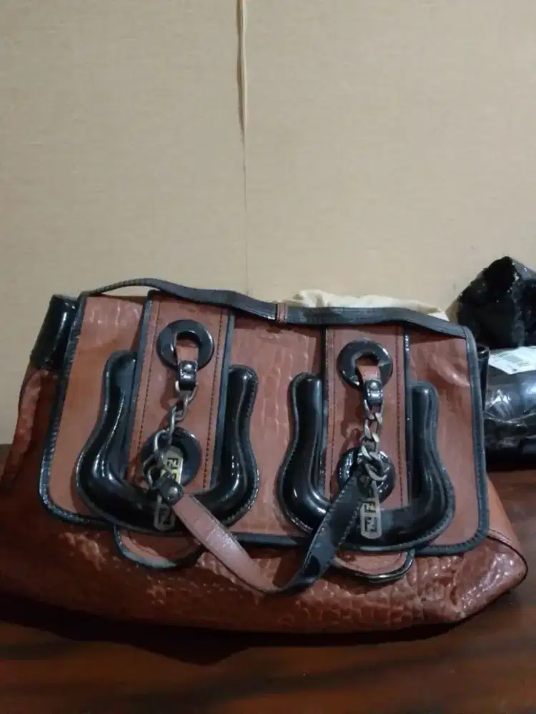 Preloved Tas Handbag Wanita FENDI Original