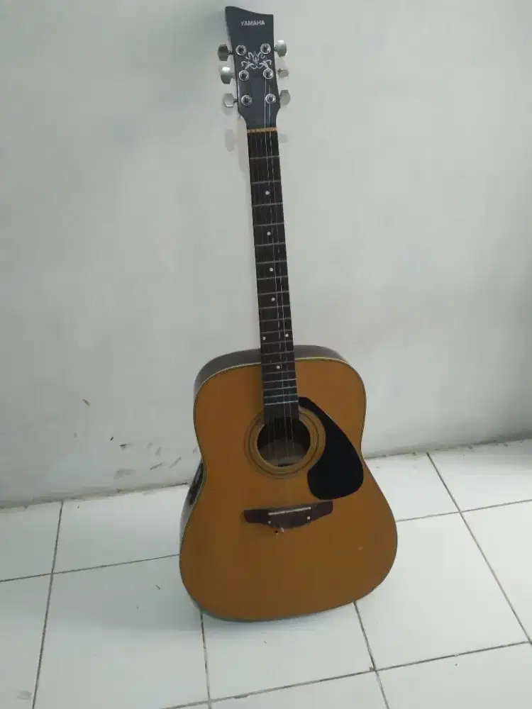 Dijual cepat gitar acoustic
