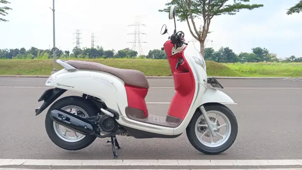Honda Scoopy stylish 2020 warna favorit low KM