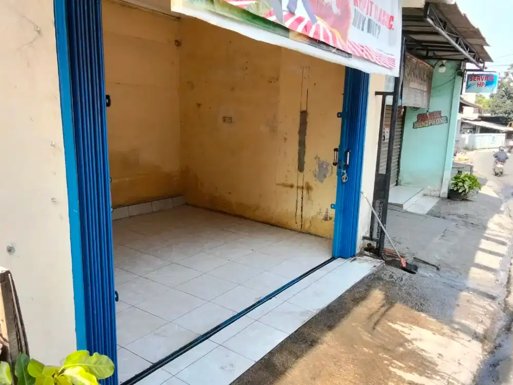 Kios di kontrakan tahunan