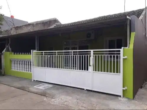 Disewakan Rumah Luas Lokasi dekat dari Gerbang Utama Dasana Indah