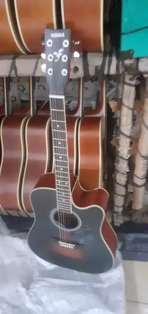 GITAR AKUSTIK YAMAHA