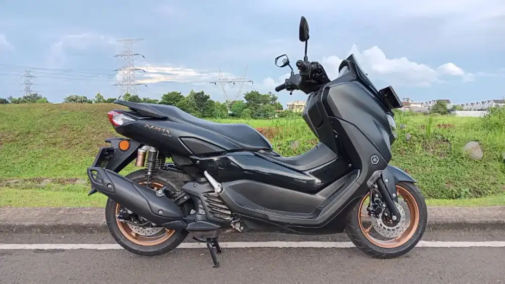 Yamaha NMAX connect keyles low KM 2022