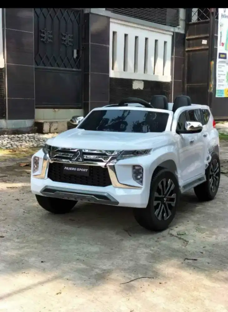 Mobil aki remote anak Pajero sport