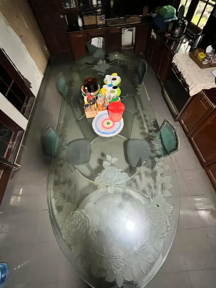 Dijual meja kaca antik kondisi bagus di duren sawit