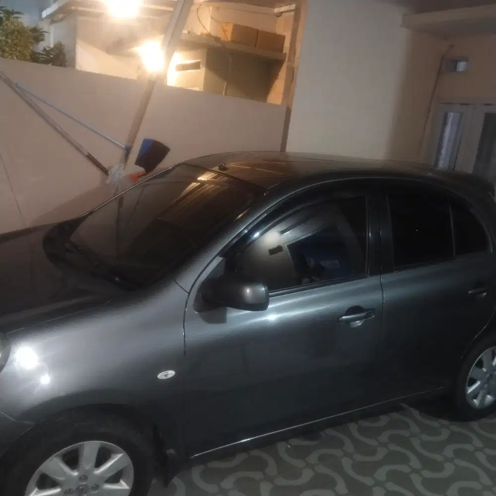 Nissan March 2011 Bensin