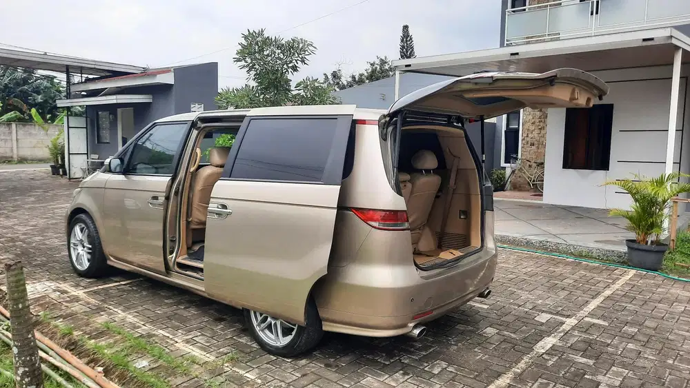 Honda Elysion 2004 Bensin