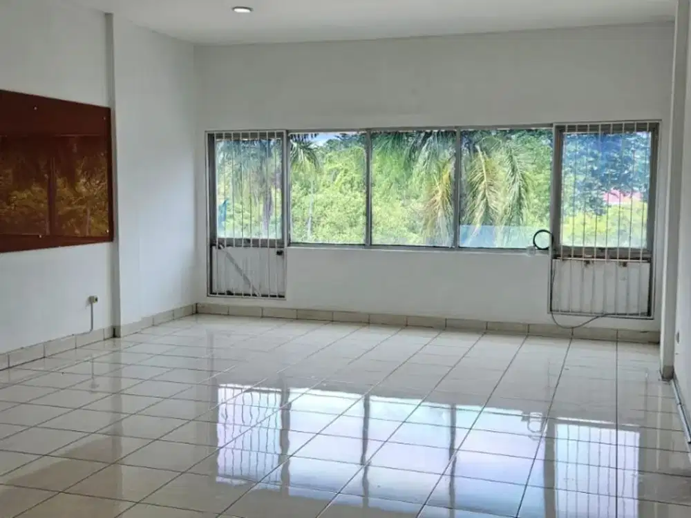 Disewa Ruko Mediterania PIK jalan Besar cocok untuk kantor at Jakarta Utara