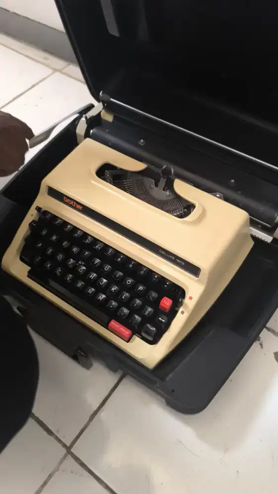 Mesin tik Merck brothers