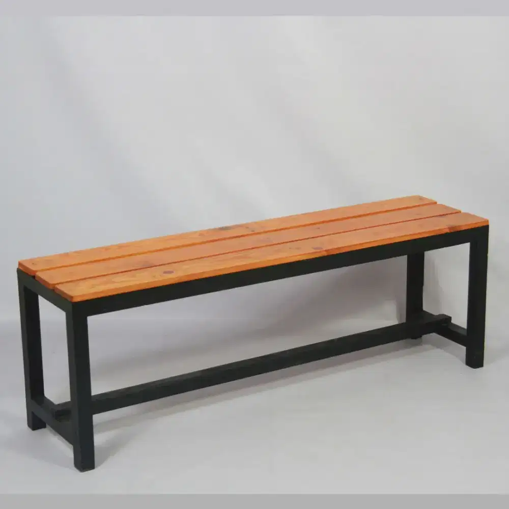 Bangku teras depan rumah