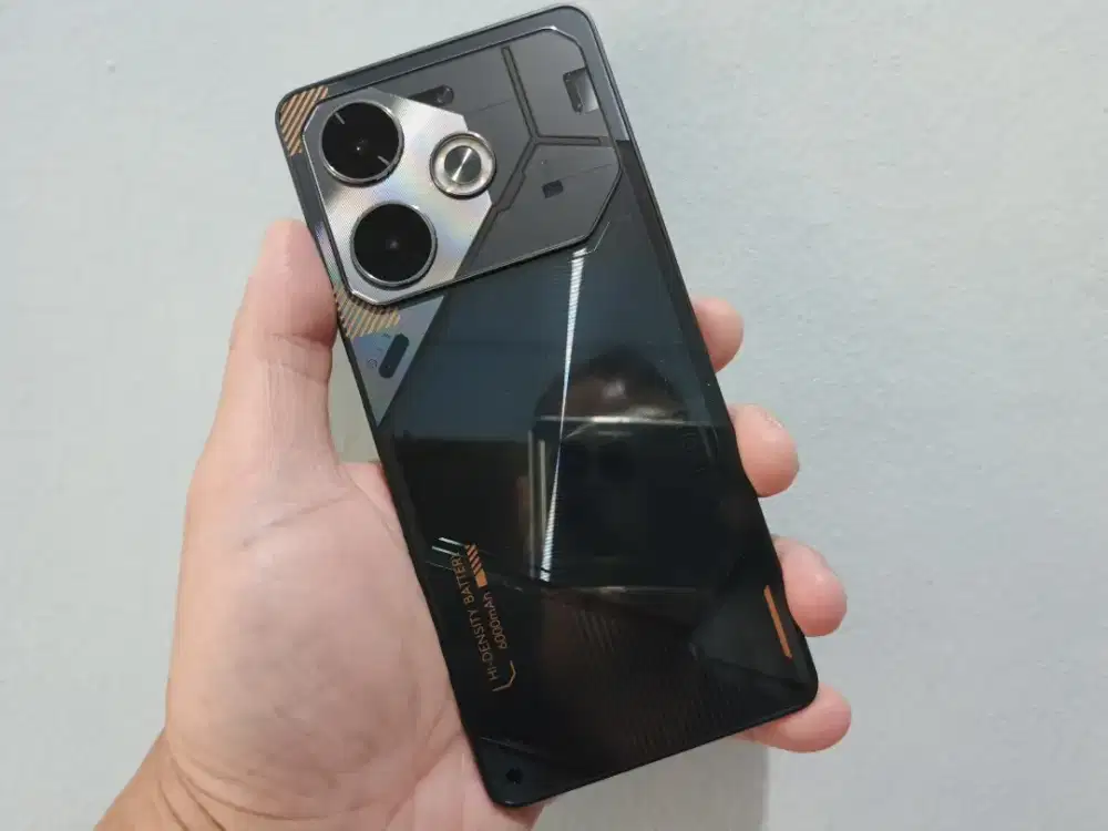 TECNO POVA 6 8/256 Baru Pake Sebulan Perfect Condition