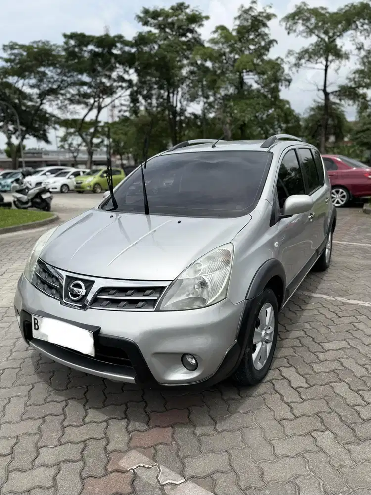 Livina Xgear 2009 Manual 2 baris Silver mobil rawatan