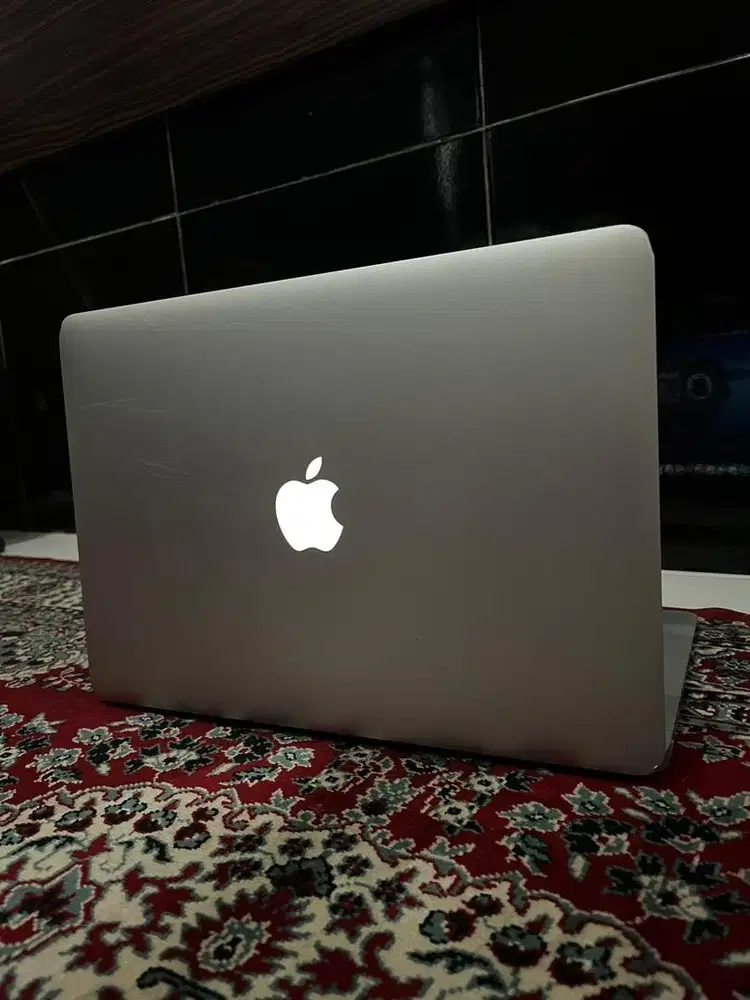 Macbook Air (Early 2015) 13 inch 128gb
