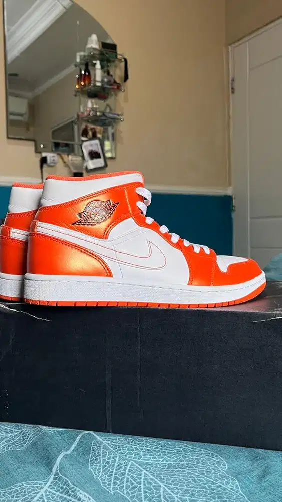 Air Jordan 1 Mid