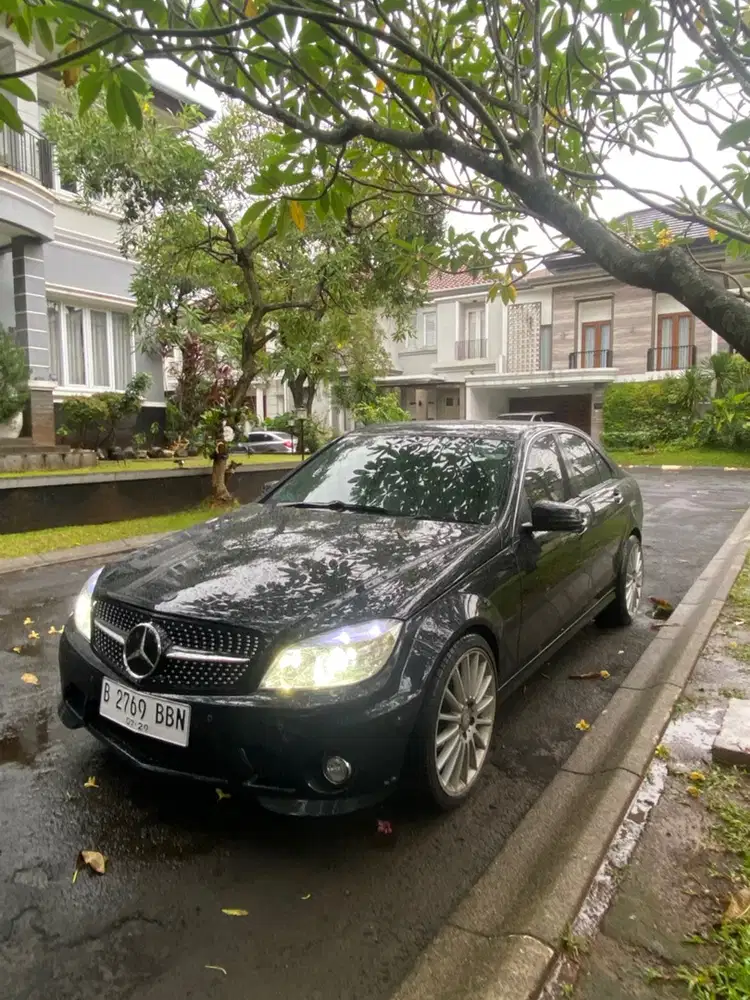 Mercedes-Benz C-Class 2011 Bensin