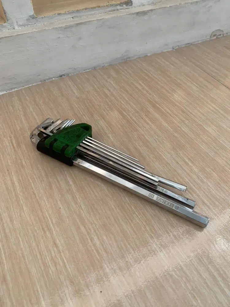 Kunci L tekiro bekas