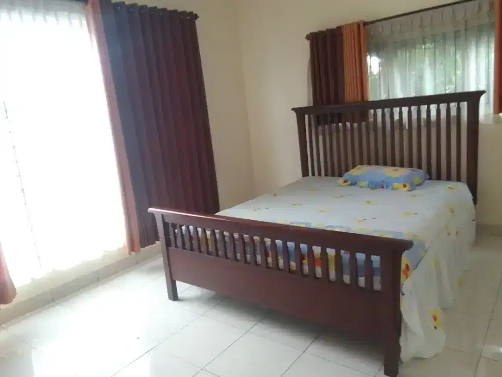 Disewakan Rumah Pertahun Di Perumahan Green Park, Cluster Rosewood