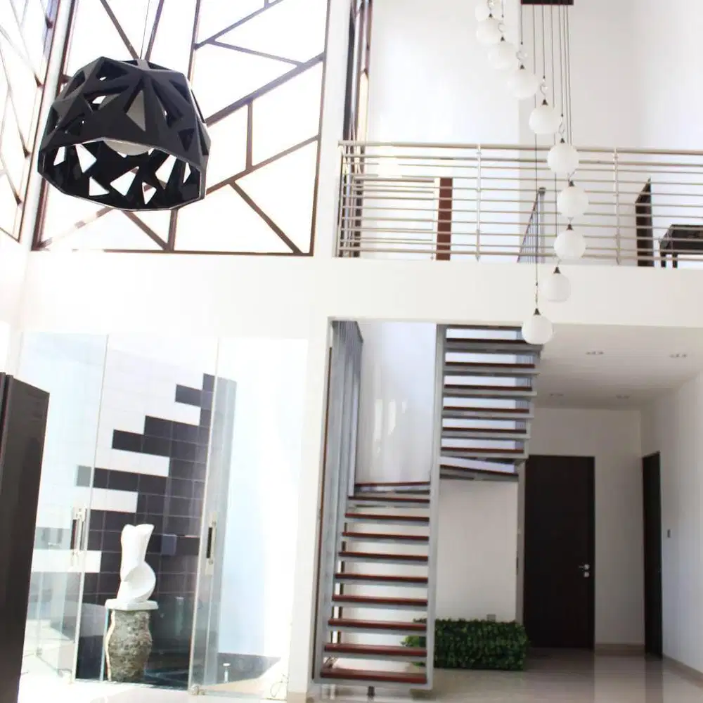 Jual Rumah Unik lingkungan sangat nyaman asri dekat stasiun sudimara