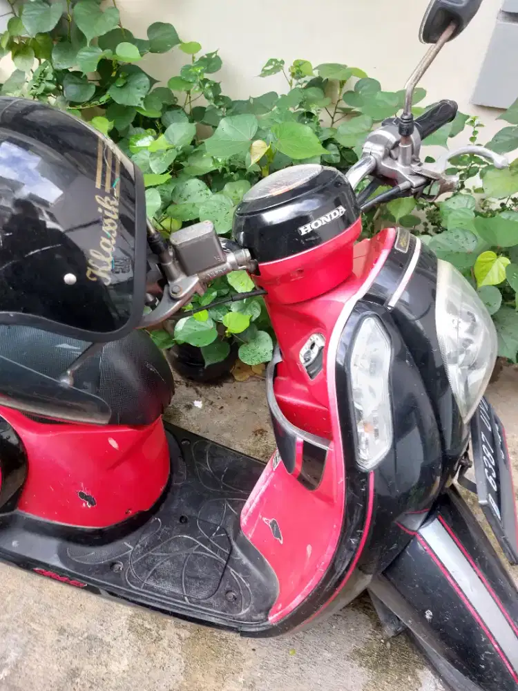 Honda Scoopy Hitam Merah