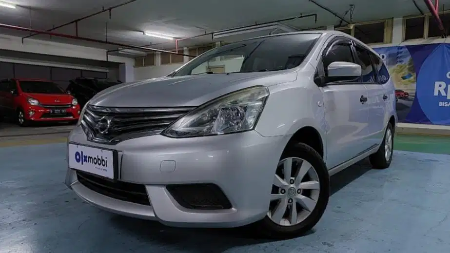 Nissan Grand livina 1.5 SV Facelift Bensin-AT 2017 Silver