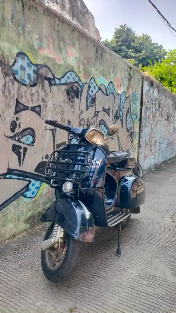 Vespa Super 1976 Plat Hidup Panjang
