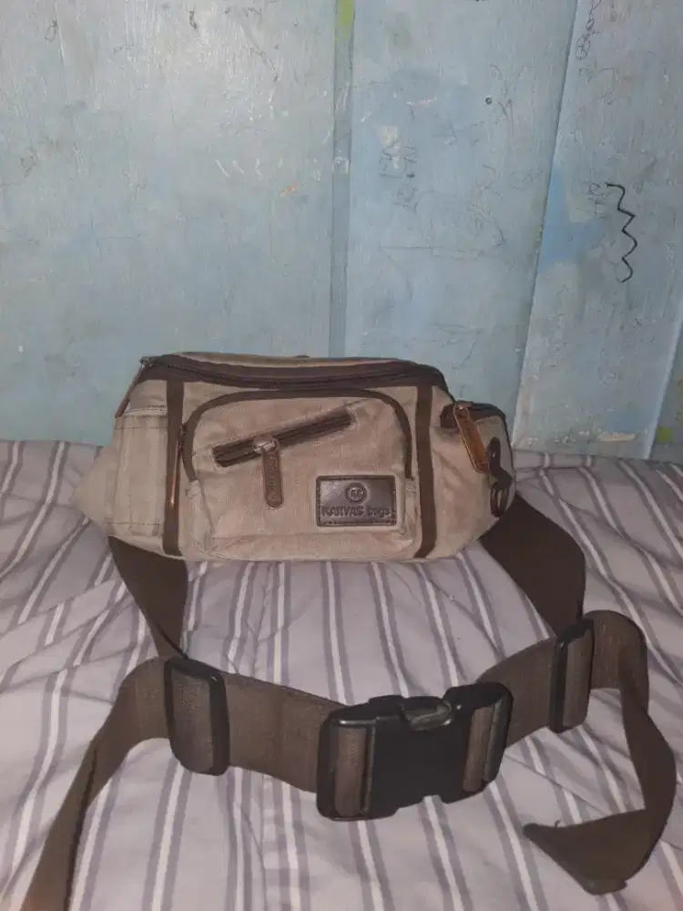 Tas untuk menaruh uang