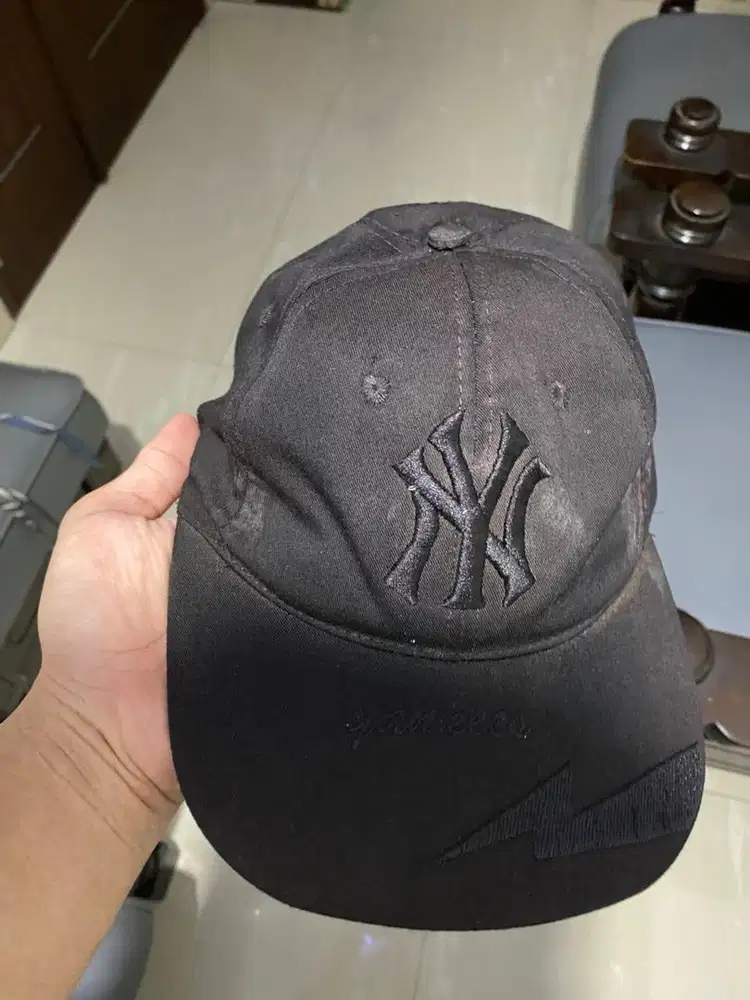 Topi Pria Bewarna Hitam