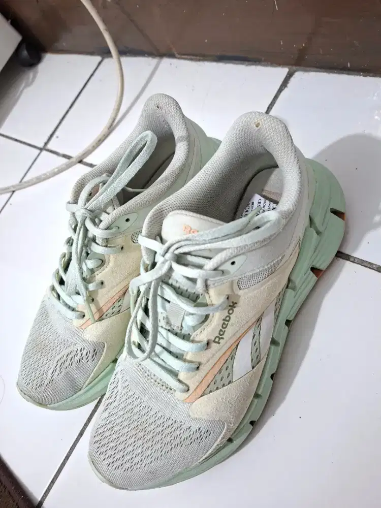 sepatu Reebook & nike