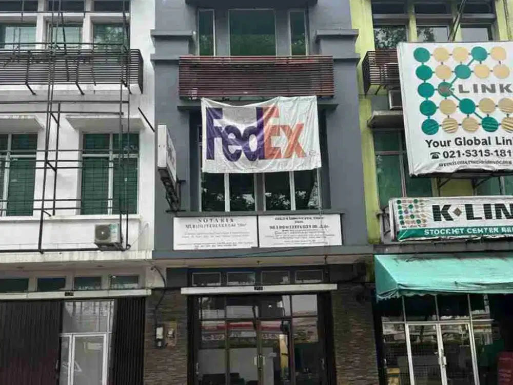 RTUKO 3 LANTAI HADAP JALAN RAYA BSD