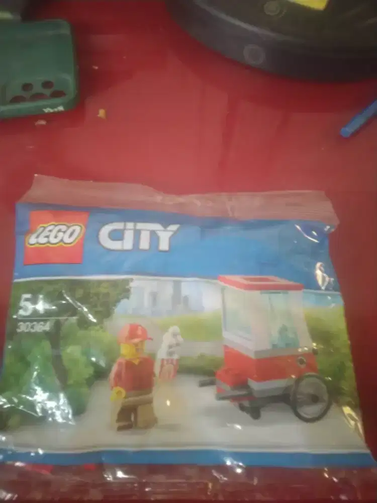 Jual mainan LEGO separuh harga