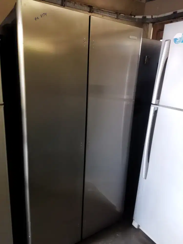 Kulkas Side By Side Electrolux Silver Murah