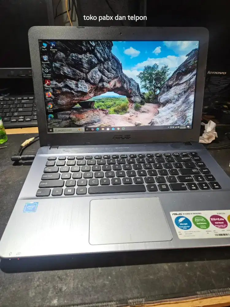 Asus mulus batre awet layar ada ws samar gk begitu keliatan