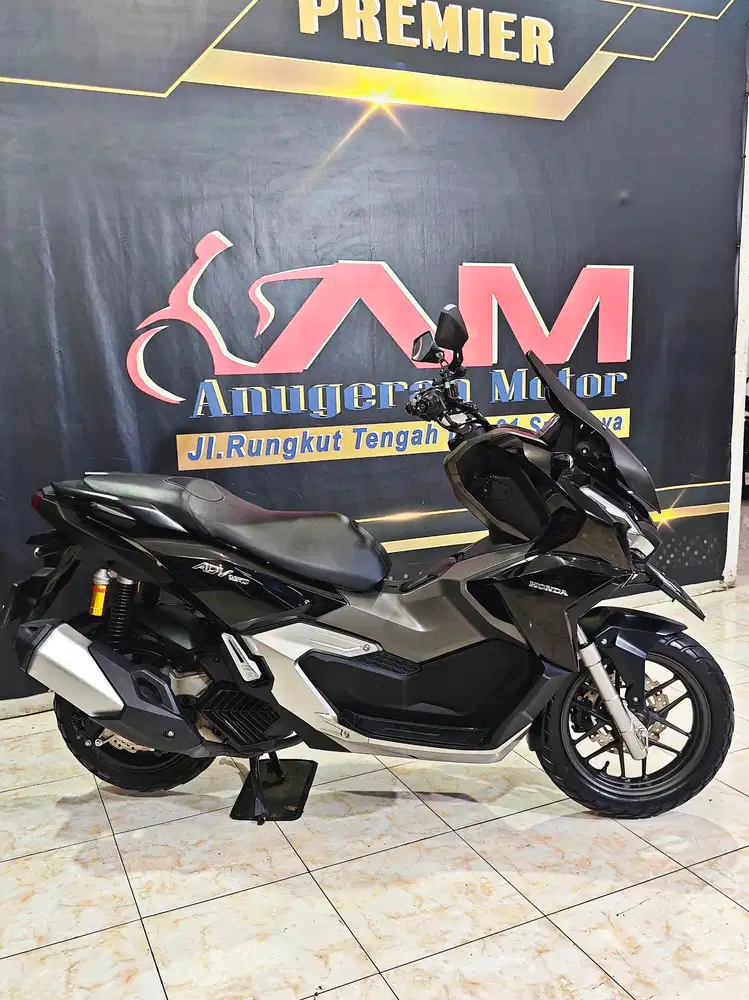 Honda ADV 160 non abs th.2022 low km. Kinyis2 .Anugerah motor rungkut