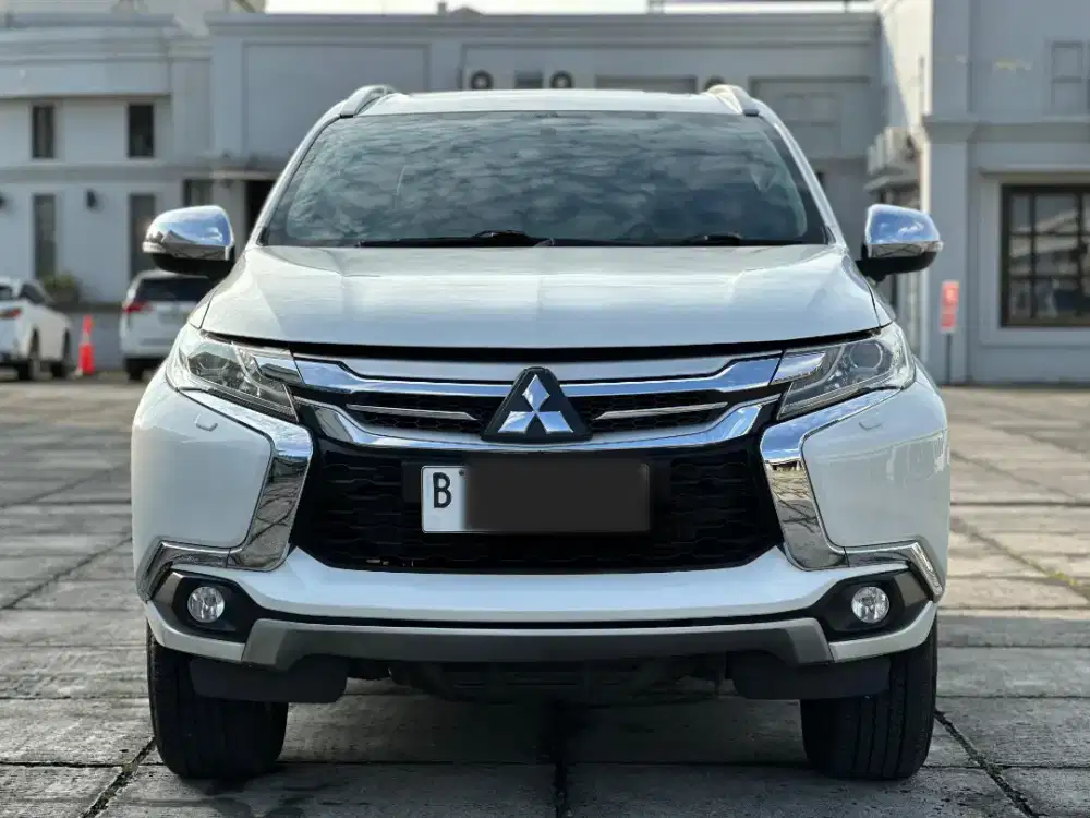 PAJERO DAKAR LOW KM 49RB BLACK PIANO THN 2017